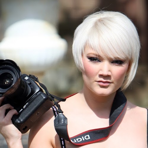 The Hair Reviewer - Celebrity Hair Styles, Newsreader Haircuts